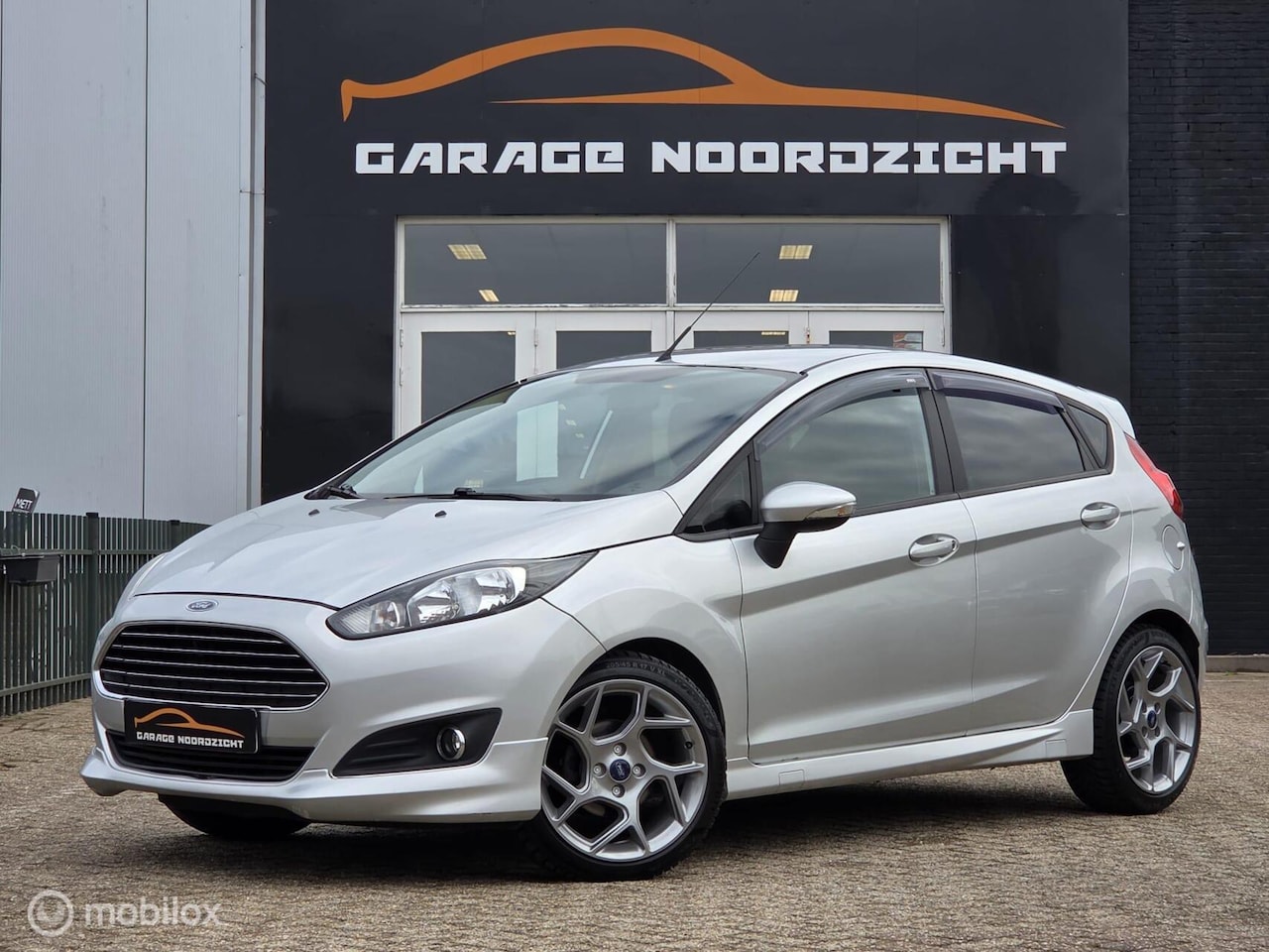 Ford Fiesta - 1.0 86 PK ST Line 5 DEURS|PDC ACHTER|NAVIGATIE|CRUISECONTROL|USB|SPORT VELGEN| Maandag tot - AutoWereld.nl
