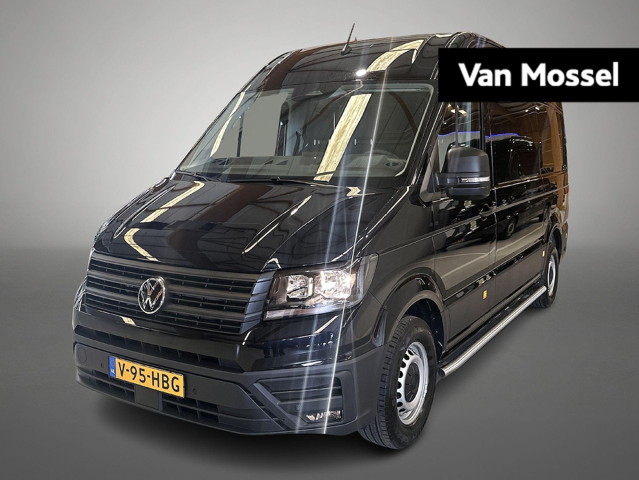 Volkswagen Crafter - 2.0 TDI L3H3 Highline 140 PK | Airco | Trekhaak | Multifunctioneel stuurwiel | Achteruitri - AutoWereld.nl