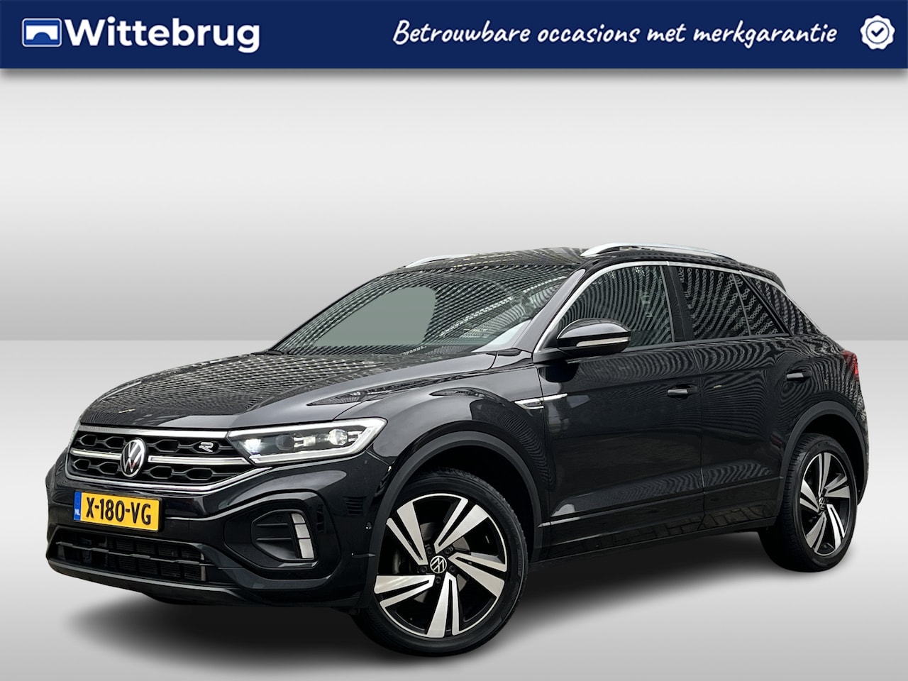 Volkswagen T-Roc - 1.5 TSI R-Line Business / Digitaal dashboard /  Pano / Camera / Parkeersensoren V+A / Navi - AutoWereld.nl