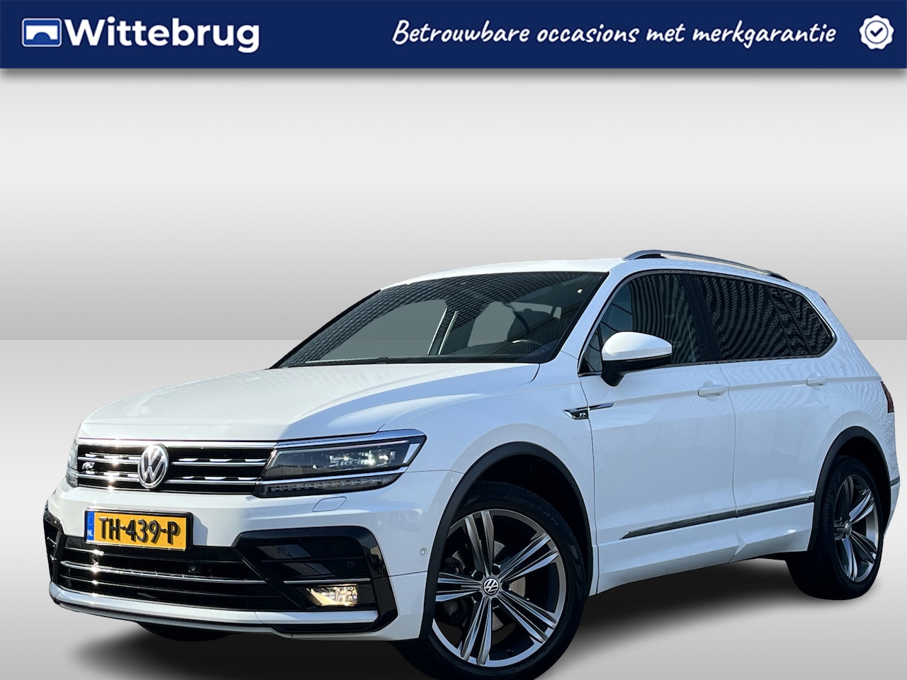 Volkswagen Tiguan Allspace - 1.4 TSI Highline Business R 7p. / Digitaal dashboard / Pano / Leder / Navigatie / Camera / - AutoWereld.nl