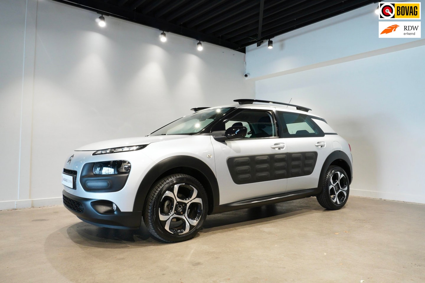 Citroën C4 Cactus - 1.2 PureTech Business 1.2 PureTech Business - AutoWereld.nl