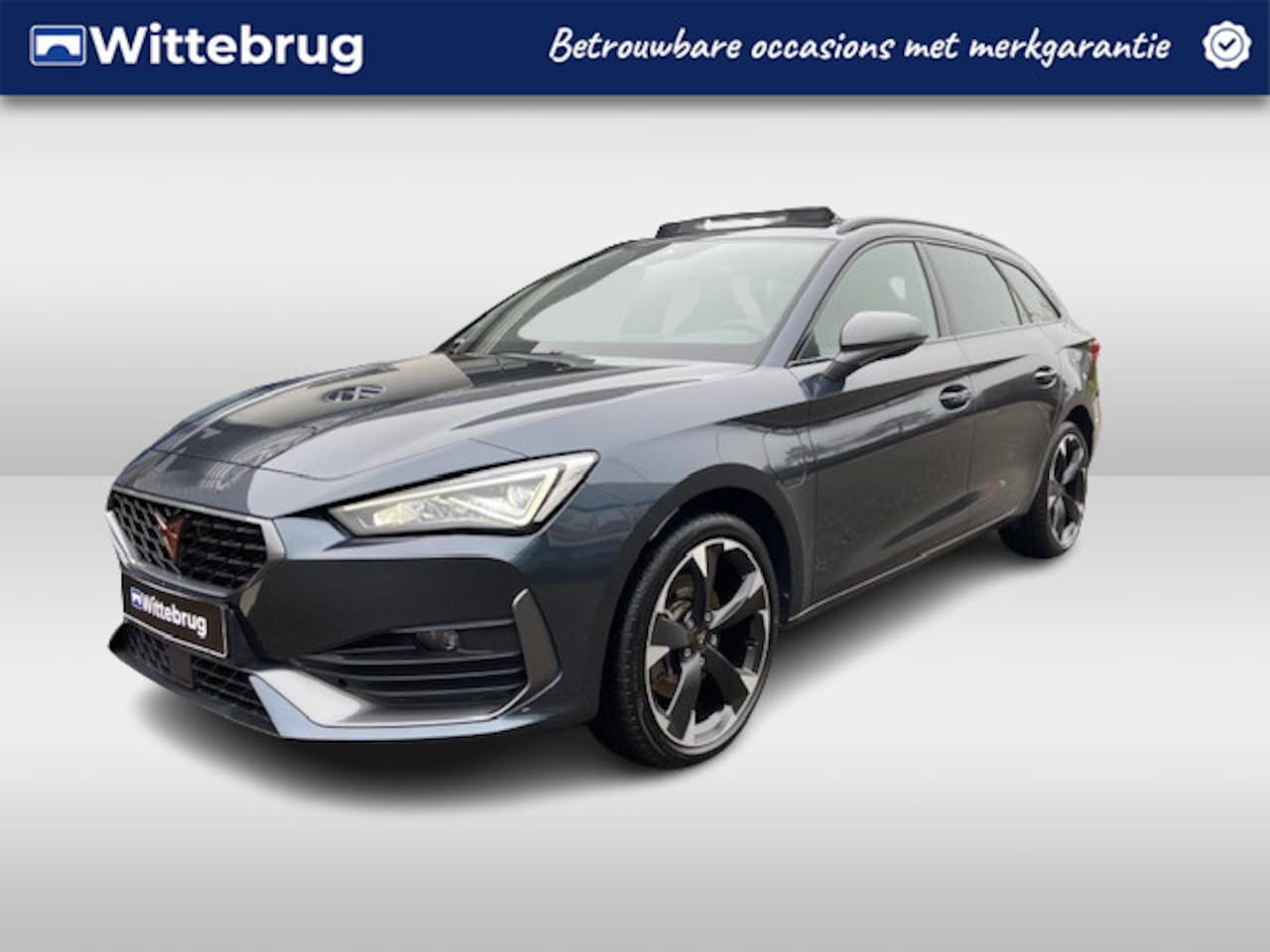 CUPRA Leon Sportstourer - 1.4 e-Hybrid 204PK DSG VZ Performance / Panoramadak  / Parkeersensoren achter / Navigatie - AutoWereld.nl