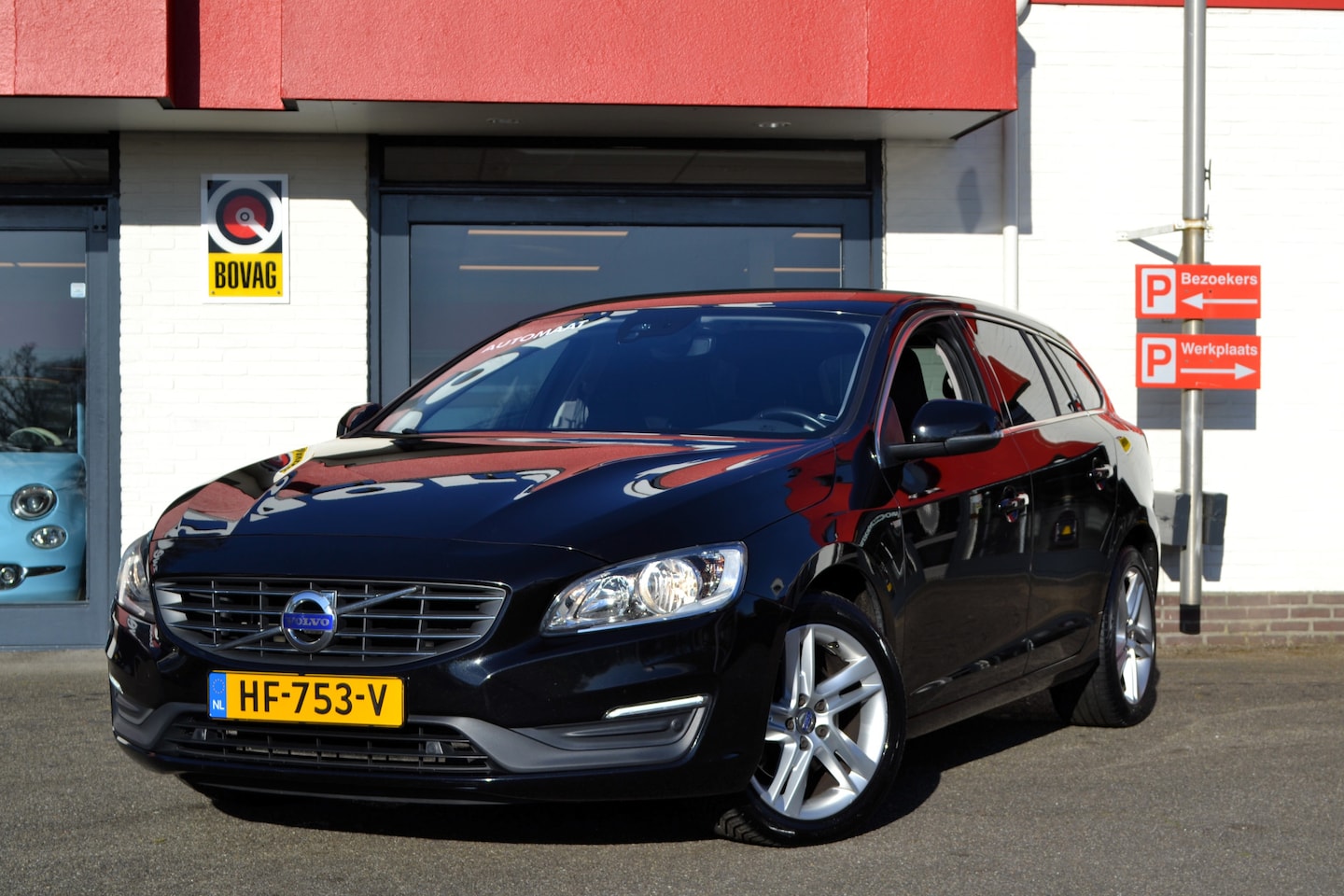 Volvo V60 - 2.0 T4 Summum 2.0 T4 Summum, Automaat, Clima, Navi, Pdc,Trekhaak, Nette auto ! - AutoWereld.nl