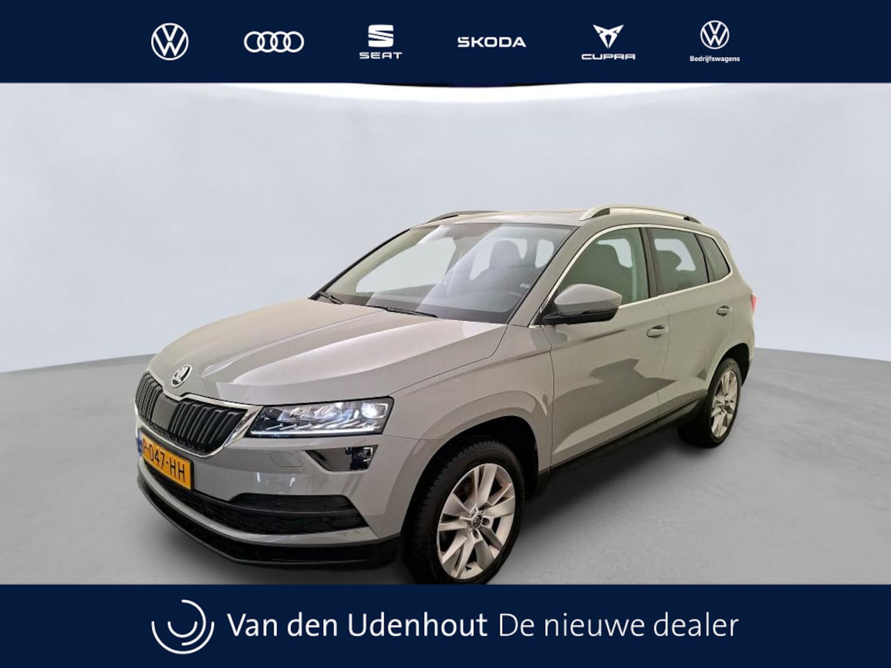 Skoda Karoq - 1.5 TSI 150pk ACT Business Edition Plus DSG / Panoramadak / Navigatie / Camera / Trekhaak - AutoWereld.nl