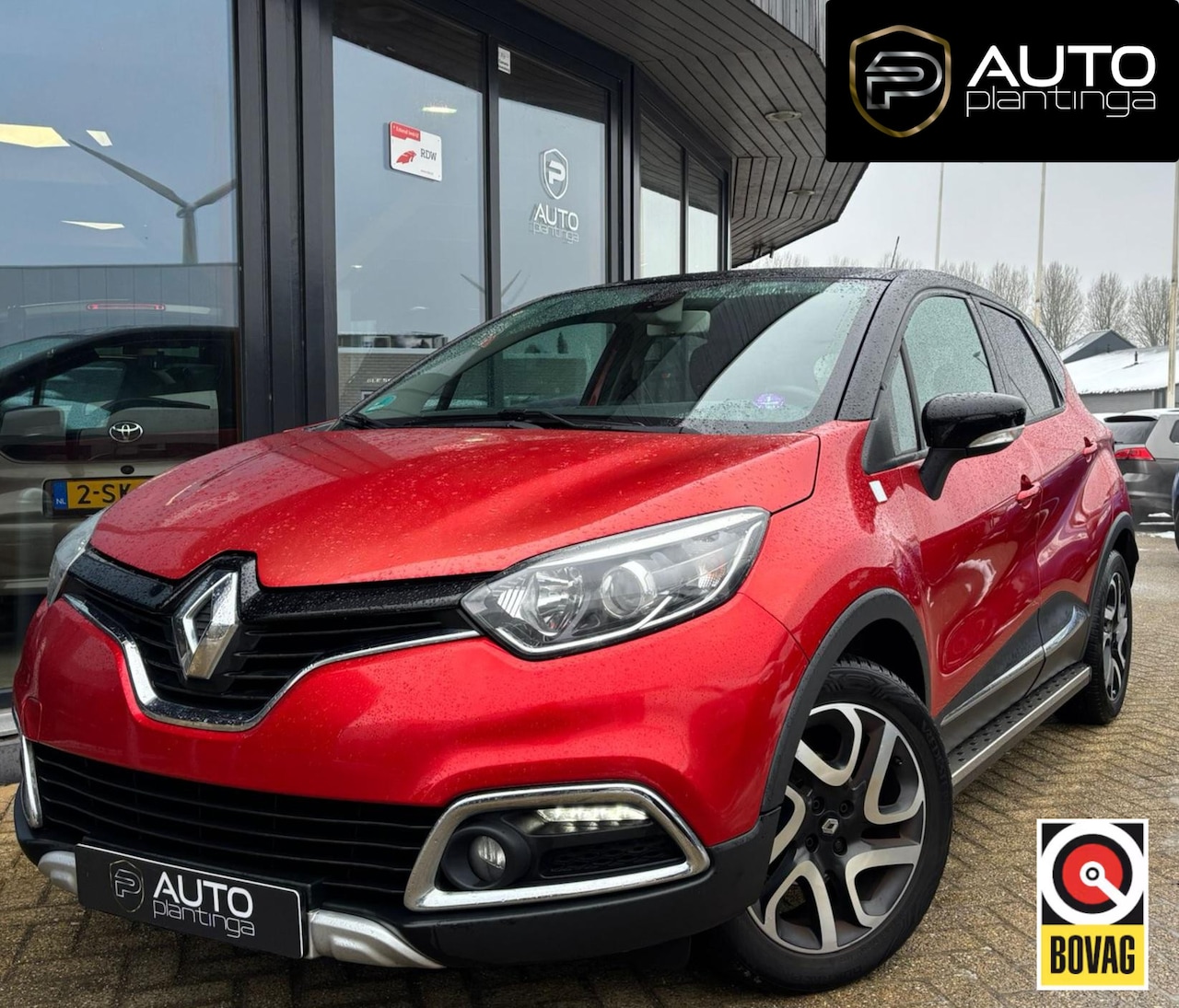 Renault Captur - 0.9 TCe Helly Hansen 90PK | 2e Eigenaar Volledige Onderhoudshistorie | D Ketting is Vervan - AutoWereld.nl