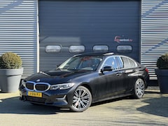BMW 3-serie - 320i High Executive | Panoramadak | Camera | Lederen Bekleding | Stoelverwarming | Sportst