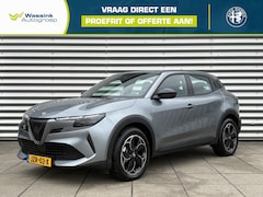 Alfa Romeo Junior - Elettrica 54 kWh Navigatie | LED | lichtmetalen Velgen | Climate Control