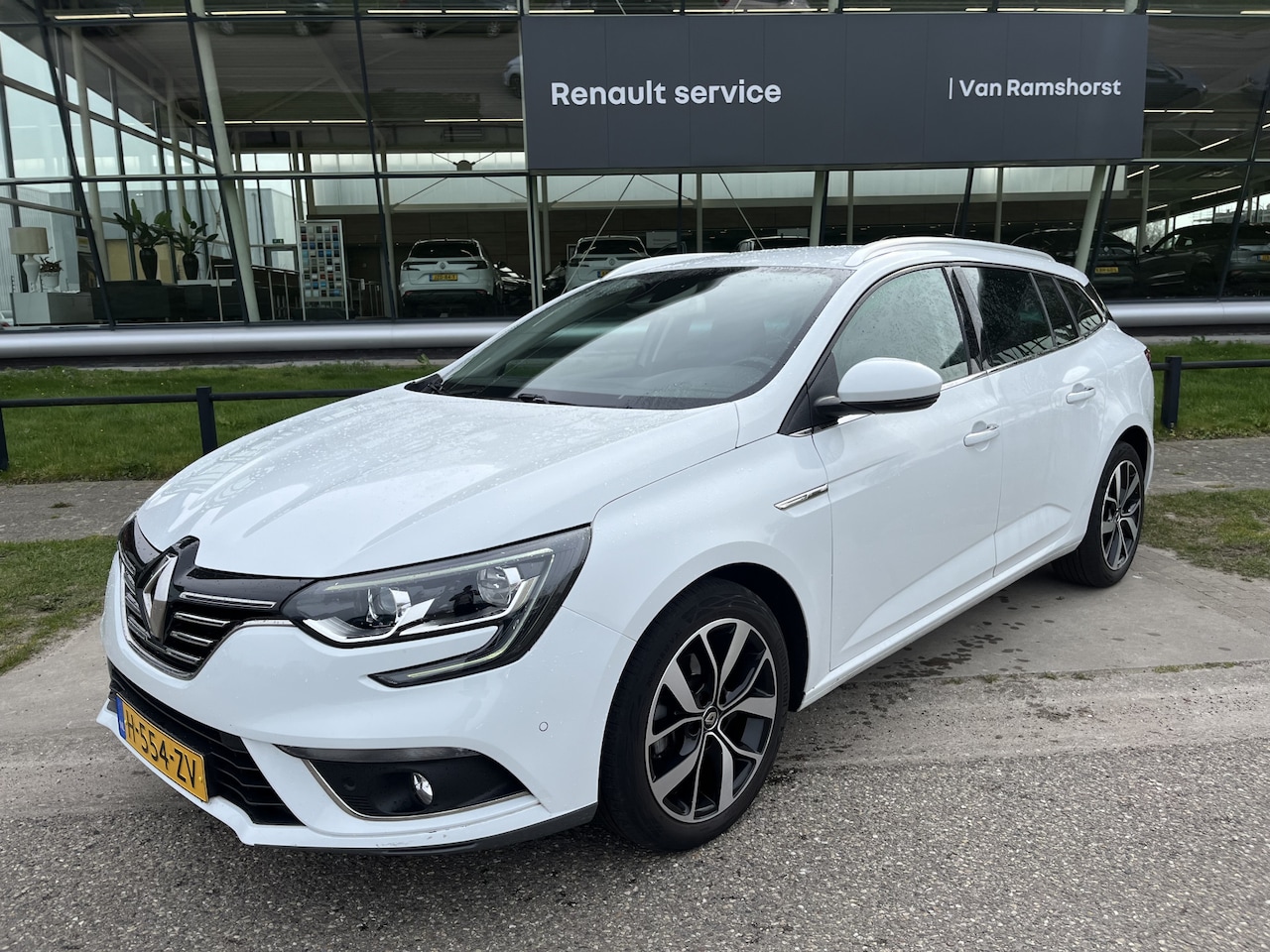 Renault Mégane Estate - 1.3 TCe Bose / Camera / PDC V+A / Climate / Keyless / 17'' LMV / - AutoWereld.nl
