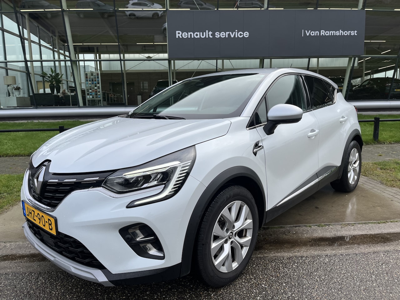 Renault Captur - 1.6 E-Tech Hybrid 145 PK Intens / Apple Carplay - Android Auto / Camera / PDC V+A / Keyles - AutoWereld.nl