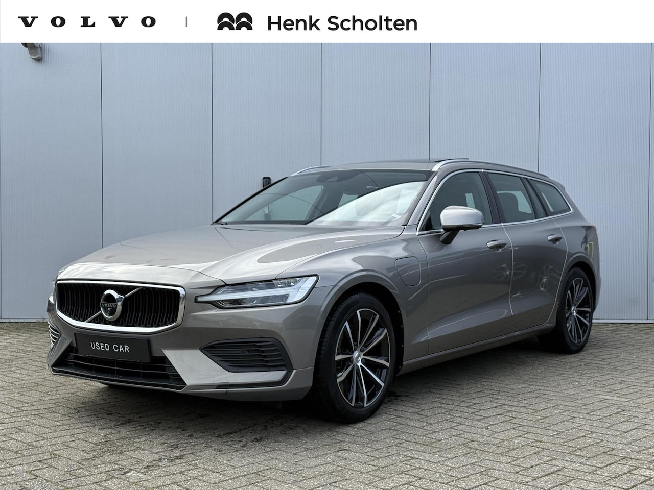 Volvo V60 - 2.0 T6 Twin Engine AWD Momentum Pro Panoramadak | Harman Kardon | Head up Display | Ledere - AutoWereld.nl