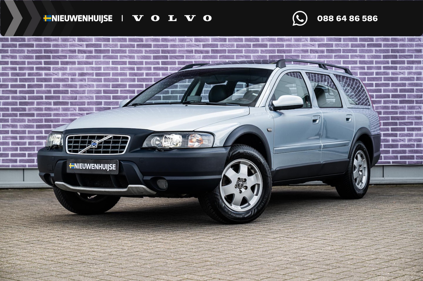 Volvo XC70 - 2.5 T Geartronic Comfort Line | Trekhaak | Schuif/kantel dak| Cruise control | Stoelverwar - AutoWereld.nl