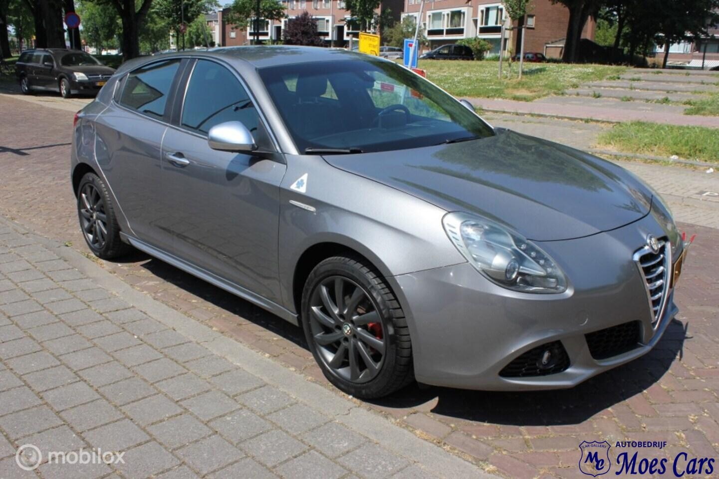 Alfa Romeo Giulietta - 1.4 T DISTINCTIVE / PDC / CLIMATE / NAVI - AutoWereld.nl