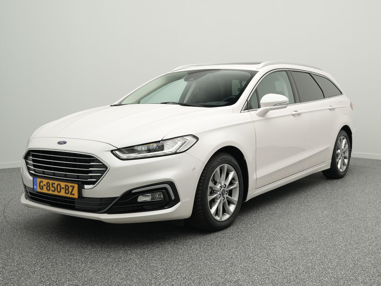 Ford Mondeo Wagon - 2.0 IVCT 188 PK HEV Titanium | LED | Panoramadak | Achteruitrijcamera | Trekhaak | Stoelve - AutoWereld.nl