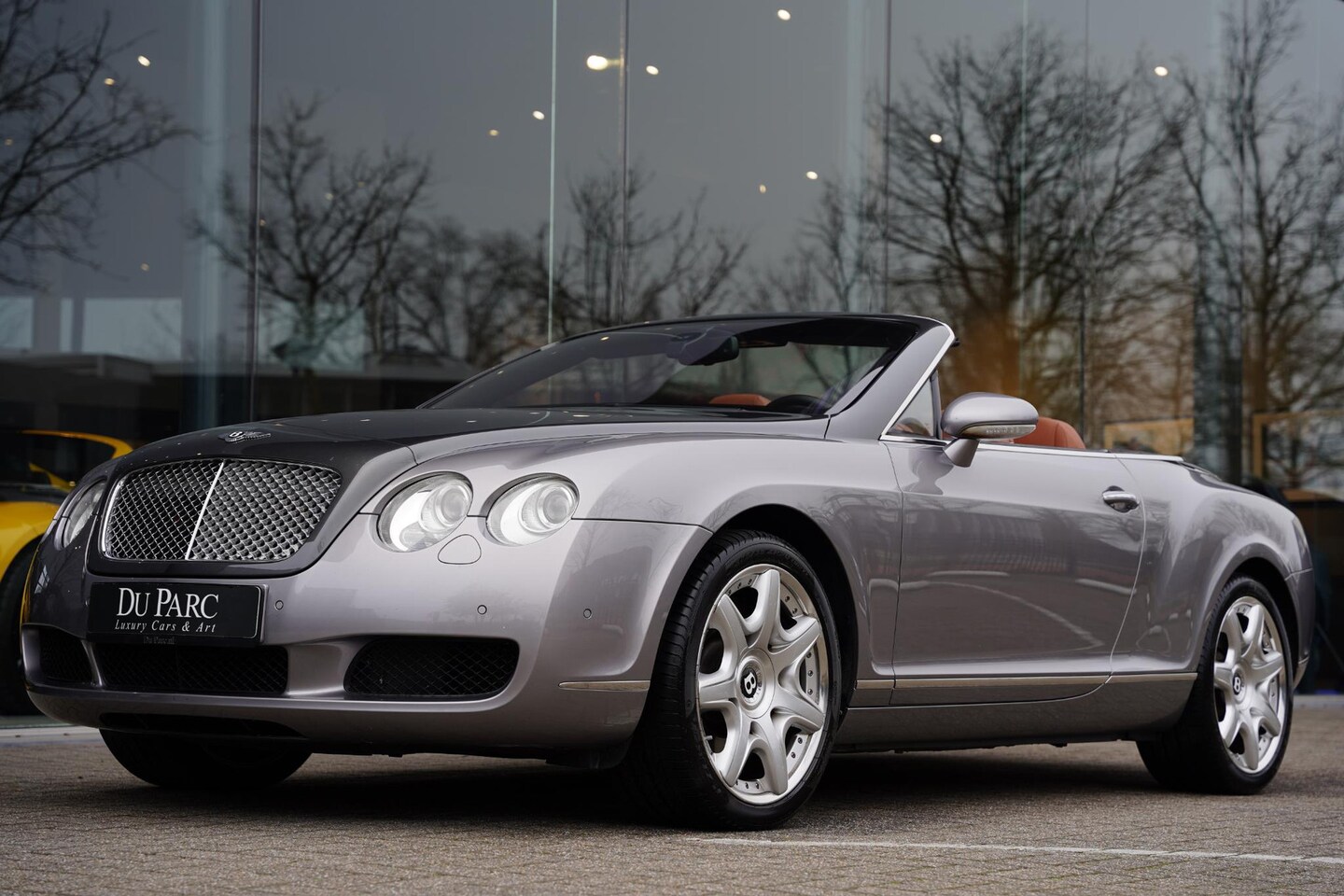 Bentley Continental GTC - 6.0 W12 New service Bentley / EU Car / Two Tone - AutoWereld.nl