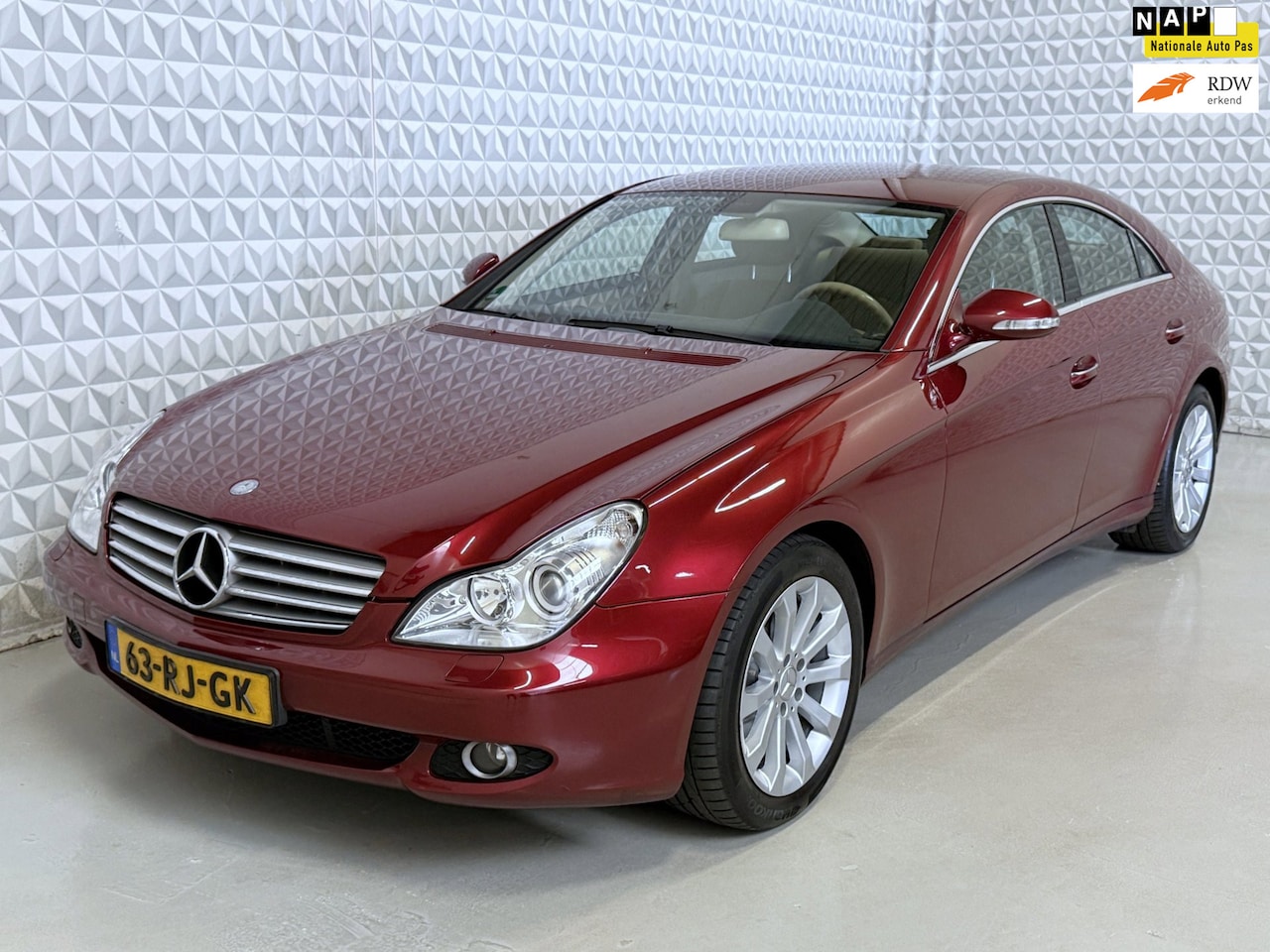 Mercedes-Benz CLS-klasse - 350 V6 in goede staat + veel opties! (2005) - AutoWereld.nl
