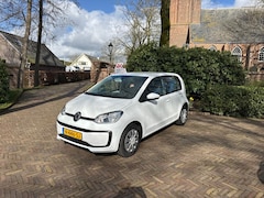 Volkswagen Up! - 1.0 Life mooie auto airco/telefoon