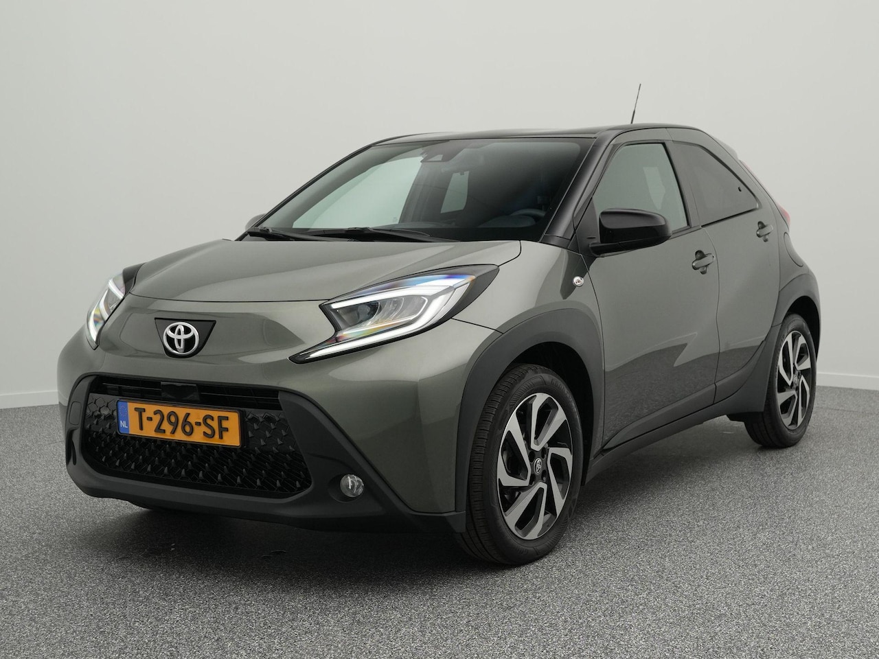 Toyota Aygo X - 1.0 VVT-i 72 PK MT Pulse | LED | Cruise Control | Navigatie Via Smartphone | Achteruitrijc - AutoWereld.nl