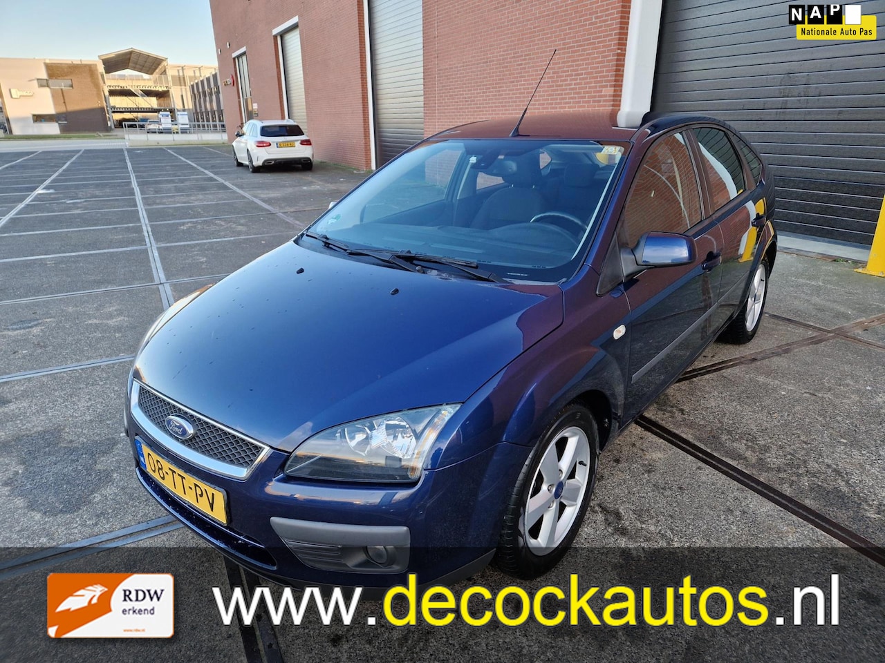 Ford Focus - 1.6-16V Futura/Trekhaak - AutoWereld.nl