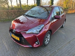 Toyota Yaris - 1.5 VVT-i Executive/Nieuwstaat/Trekhaak/Halfleer/Led/Camera/Navi