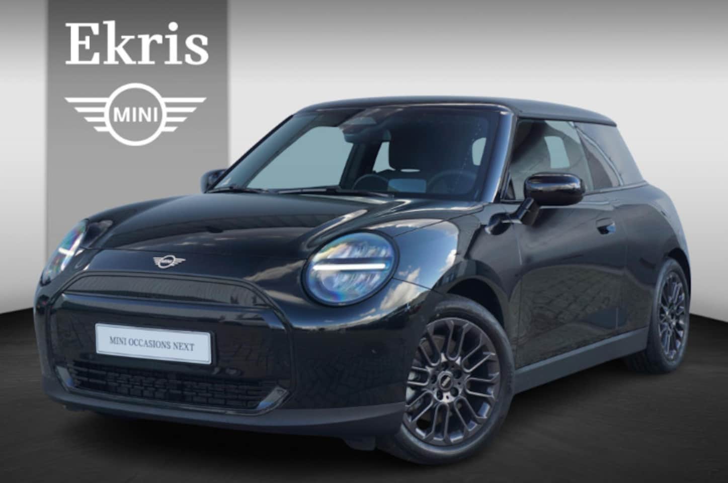 MINI Cooper - 3-deurs E Blackyard | Pakket XS | Head-Up Display | Stoelverwarming | Led-Koplampen | Park - AutoWereld.nl