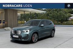 BMW iX1 - eDrive20 M Sport / Panoramadak / Sportstoelen / M Adaptief onderstel / Comfort Access / He