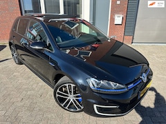 Volkswagen Golf - 1.4 TSI GTE / Pano / ACC / Leder / Navi / PDC / NAP