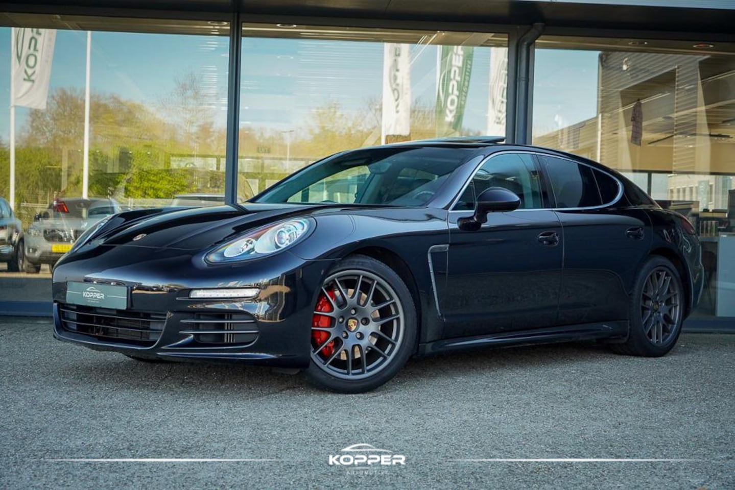 Porsche Panamera - 3.0 4S / Luchtvering / Schuifdak / Sport Chrono / Sportuitlaat / NL Auto - AutoWereld.nl