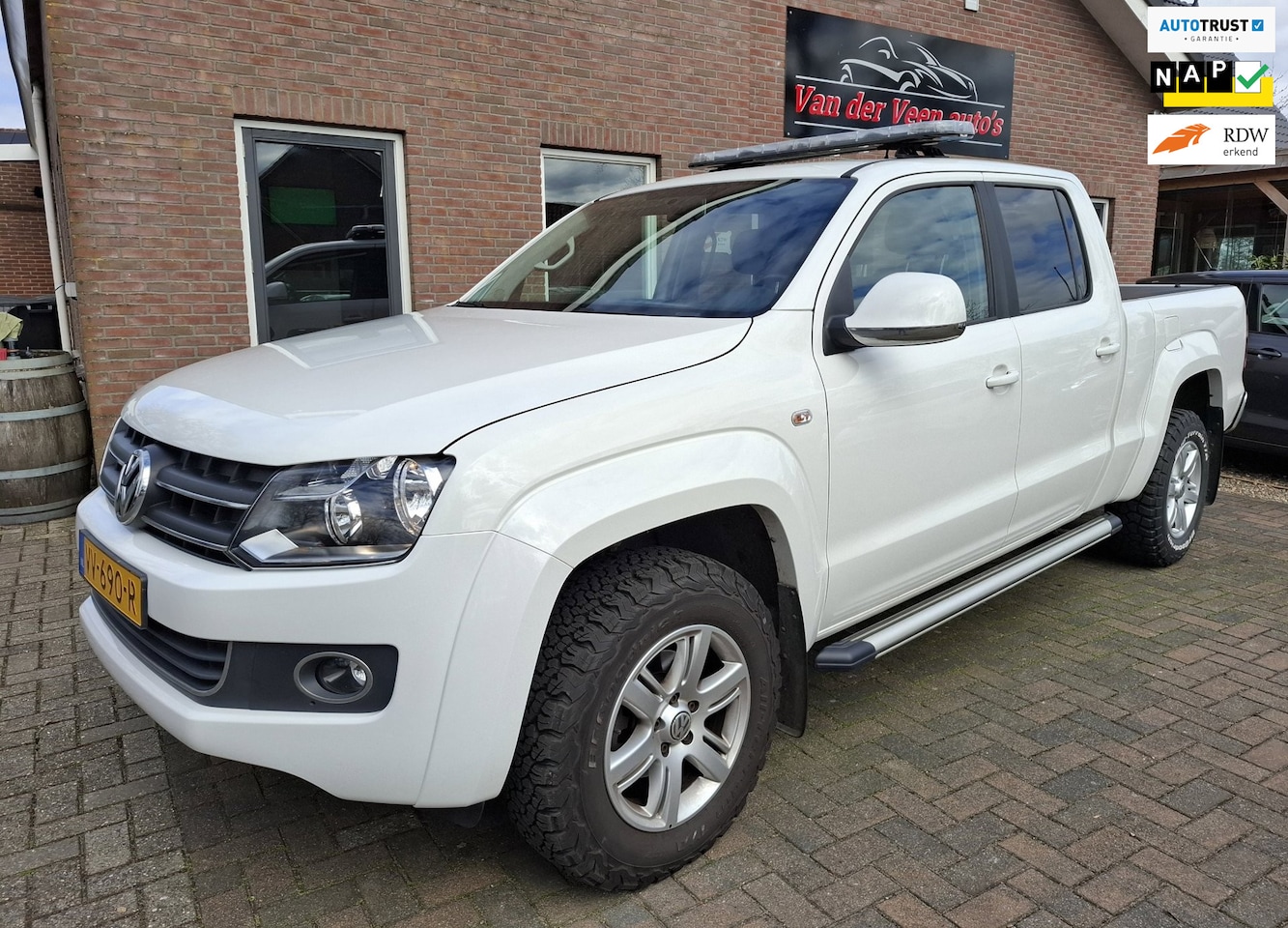 Volkswagen Amarok - 2.0 TDI 4Motion Dubbel Cabine 5 pers Highline. Zeer netjes & unieke KM-stand! O.a. camera, - AutoWereld.nl