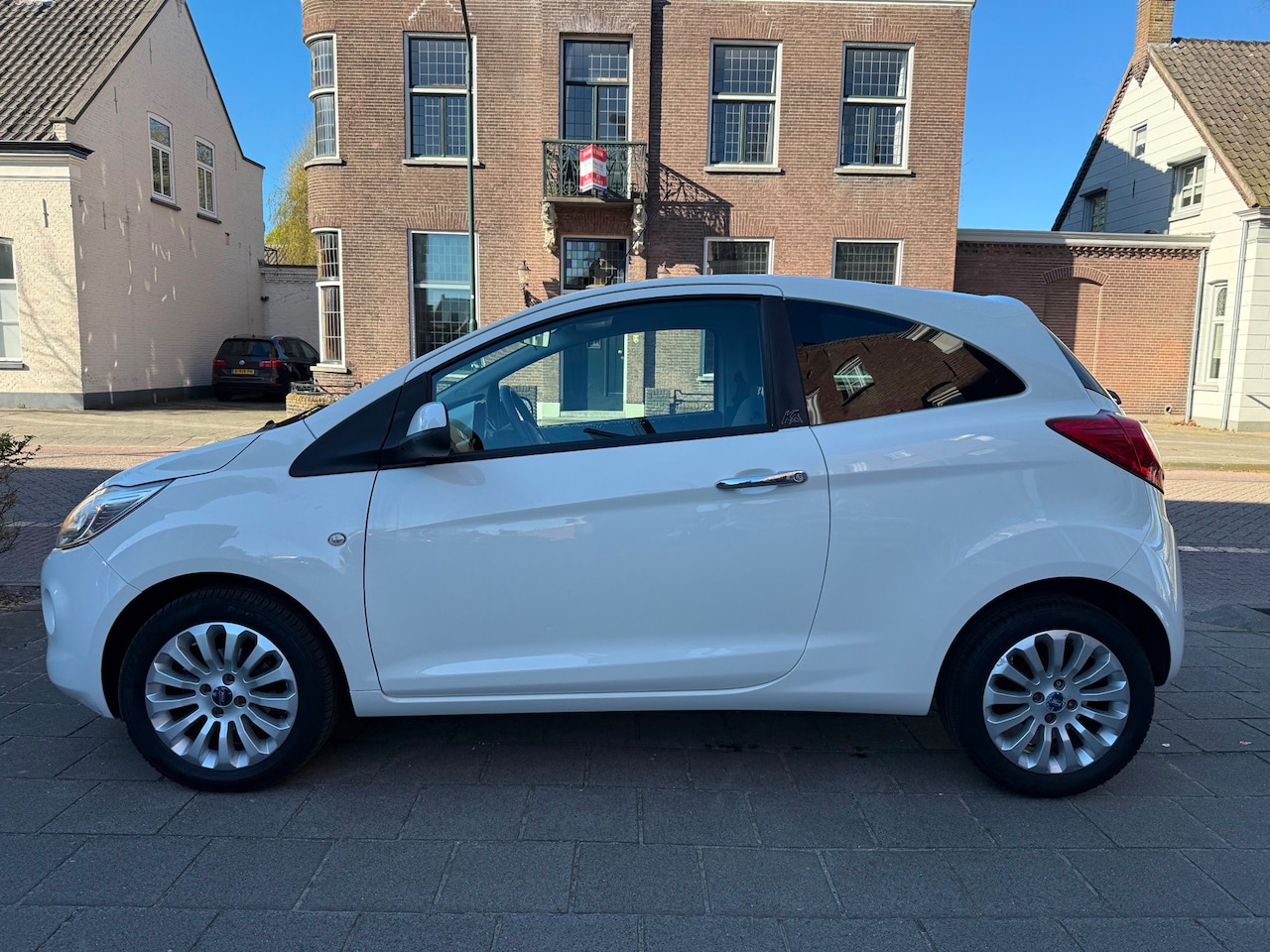 Ford Ka - 1.2 Titanium X WEINIG KM EERSTE EIGENAAR AIRCO - AutoWereld.nl