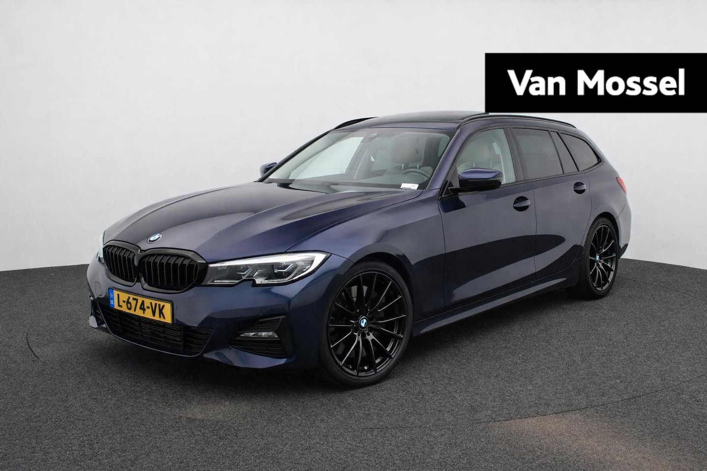 BMW 3-serie Touring - 318i Sport Line | Automaat | Apple CarPlay / Android Auto | Panoramadak | Oyster Leer | St - AutoWereld.nl