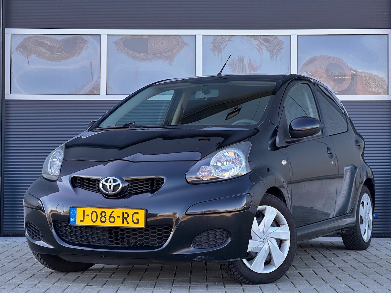 Toyota Aygo - 1.0-12V Airco CarPlay Elektrische ramen - AutoWereld.nl