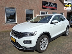 Volkswagen T-Roc - 1.5 TSI Sport. volledig leder, dealer onderhouden, stoelverw., navi, carplay, adap.cruise,