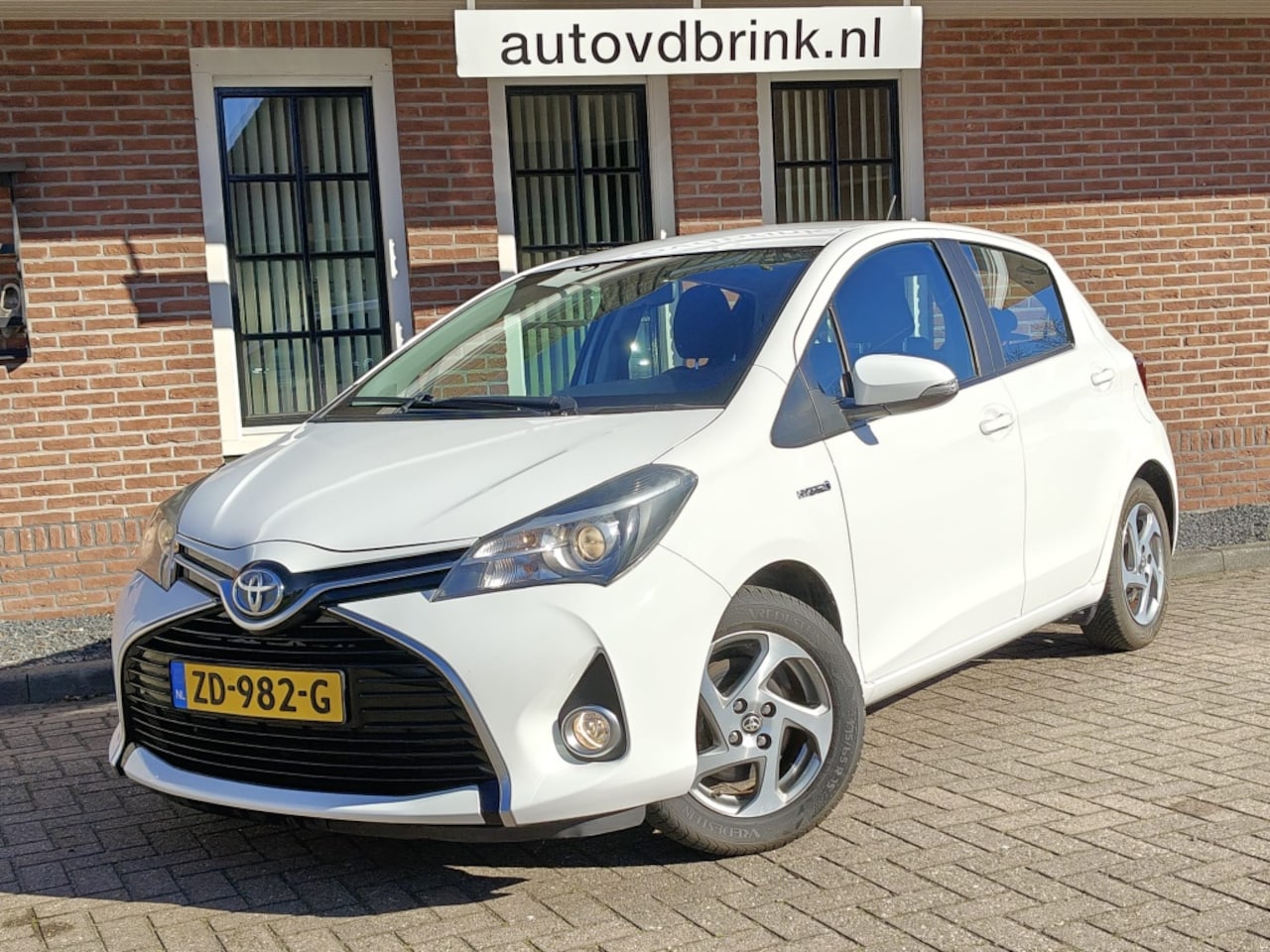 Toyota Yaris - 1.5 Hybrid Lease 1.5 Hybrid Lease, CAMERA / NAVI / CRUISE CONTROL - AutoWereld.nl