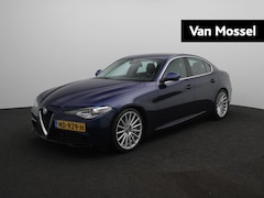 Alfa Romeo Giulia - 2.0T 200pk Aut. Super | Leder | Navigatie | Parkeersensoren | Sport pack