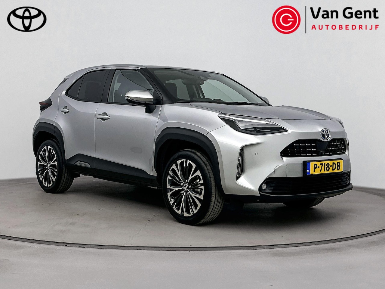 Toyota Yaris Cross - 1.5 Hybrid Adventure | Panoramadak | Dodehoek detectie | Head-up display | Apple Carplay / - AutoWereld.nl