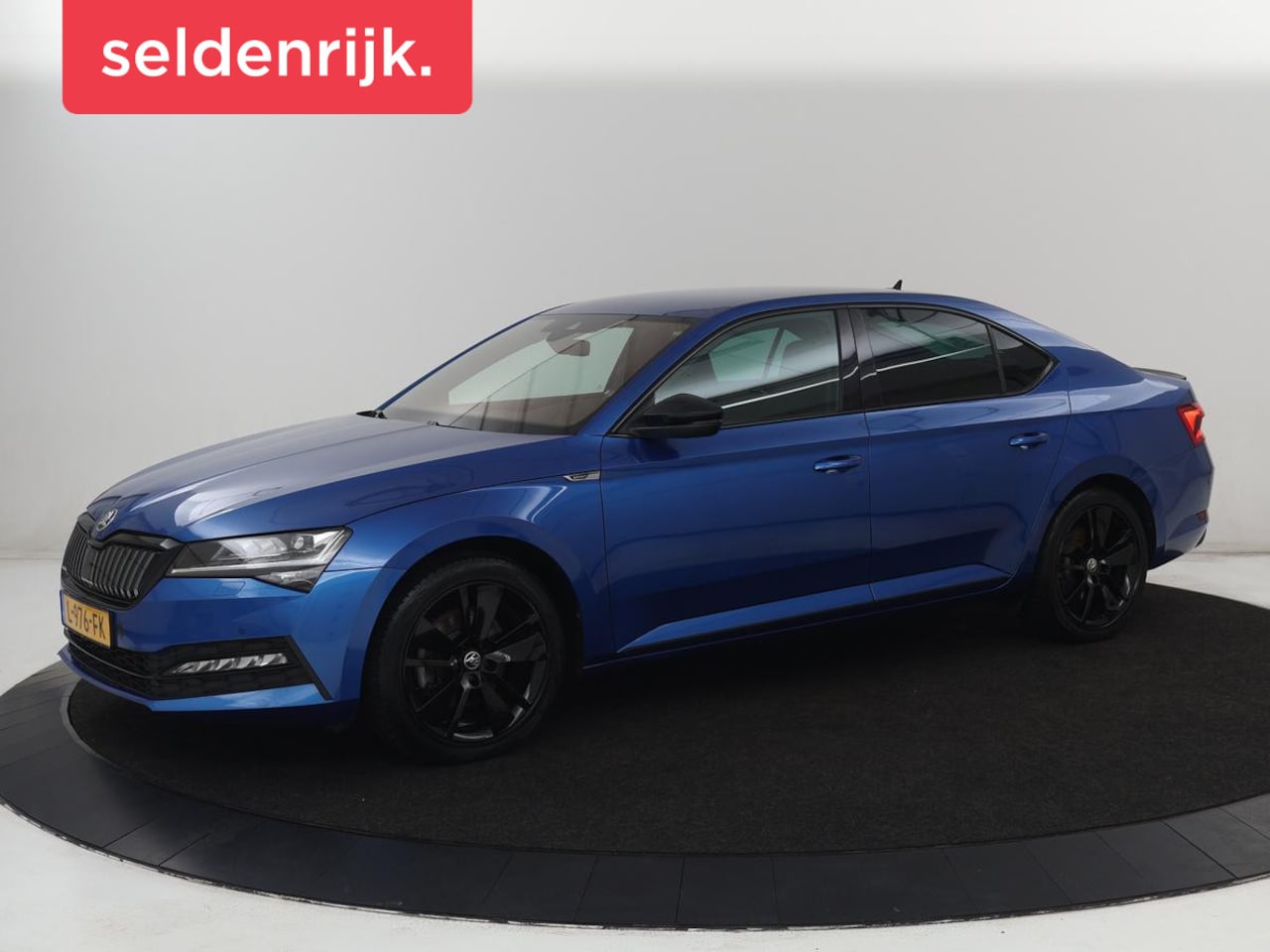 Skoda Superb - 1.4 TSI iV Sportline | SOH 96% | 360 Camera | Adaptive cruise | Trekhaak | Achterbankverwa - AutoWereld.nl