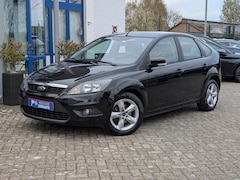 Ford Focus - 1.6 Titanium | Cruise Control, Parkeersensoren, Bluetooth, Airco, 5 deurs, 16 inch, weinig
