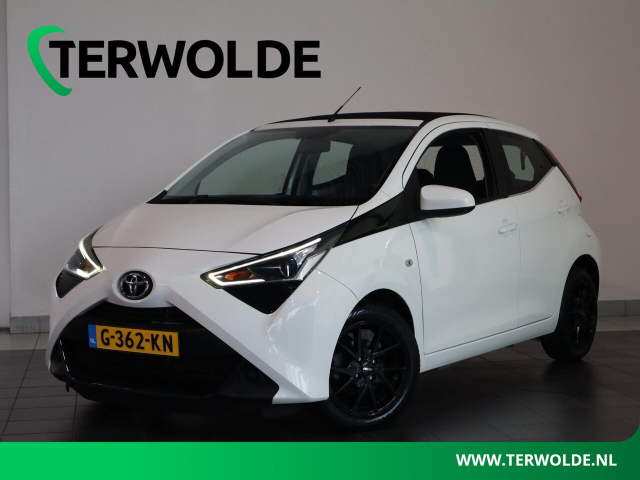 Toyota Aygo - 1.0 VVT-i x-play limited | Vouwdak | Parkeercamera | Lichtmetalen velgen | - AutoWereld.nl