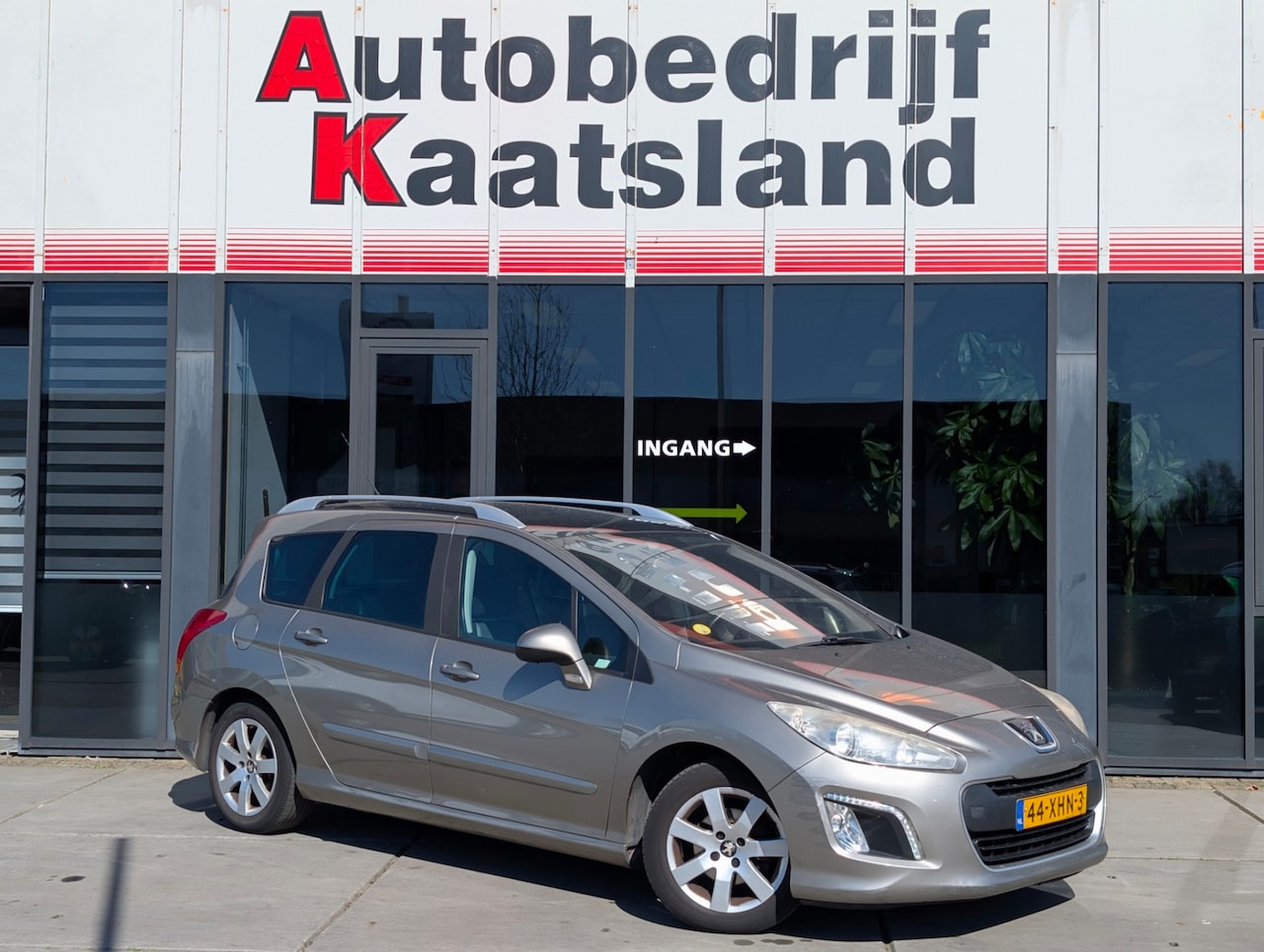 Peugeot 308 SW - 1.6 e-HDi Blue Lease Executive - Clima - Cruise - - AutoWereld.nl
