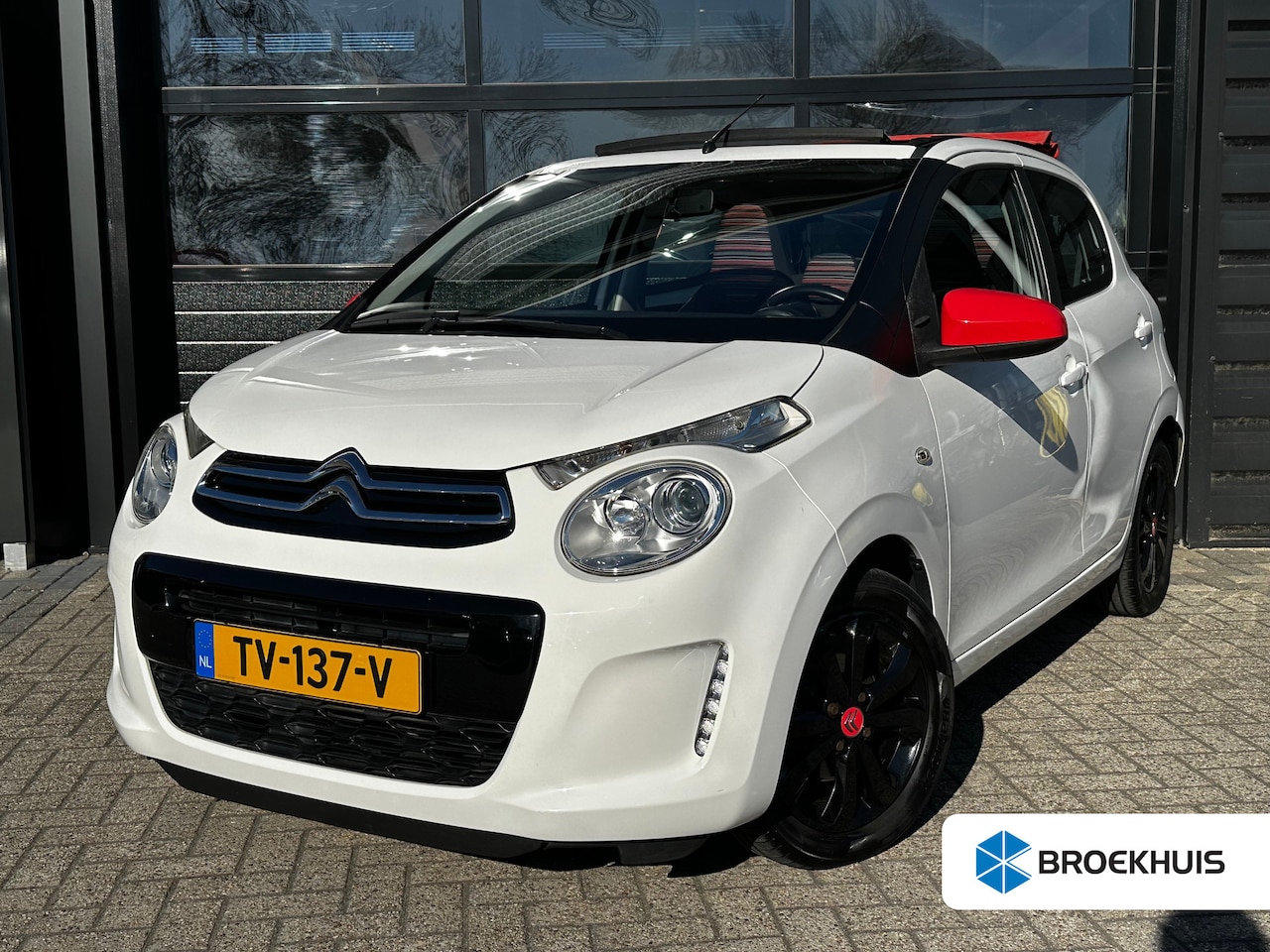 Citroën C1 - 1.0 VTi Cabrio Airscape Shine | ACHTERUITRIJCAMERA| APPLE CARPLAY/ANDROID AUTO| 15" LM-VEL - AutoWereld.nl