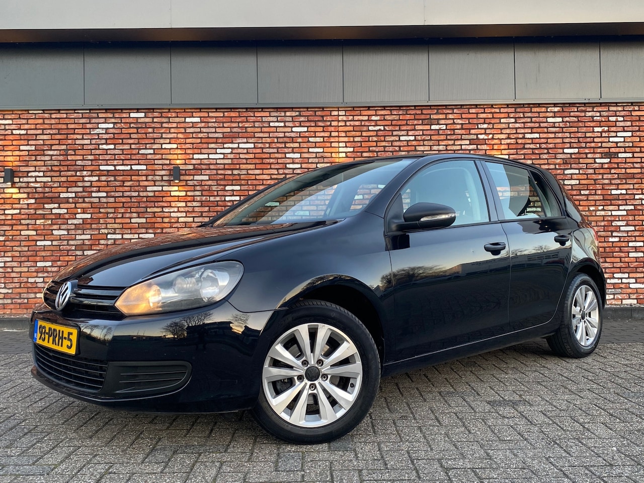 Volkswagen Golf - 1.2 TSI Trendline BlueMotion 105PK 5-Deurs Trekhaak Cruise Airco NL-Auto! - AutoWereld.nl