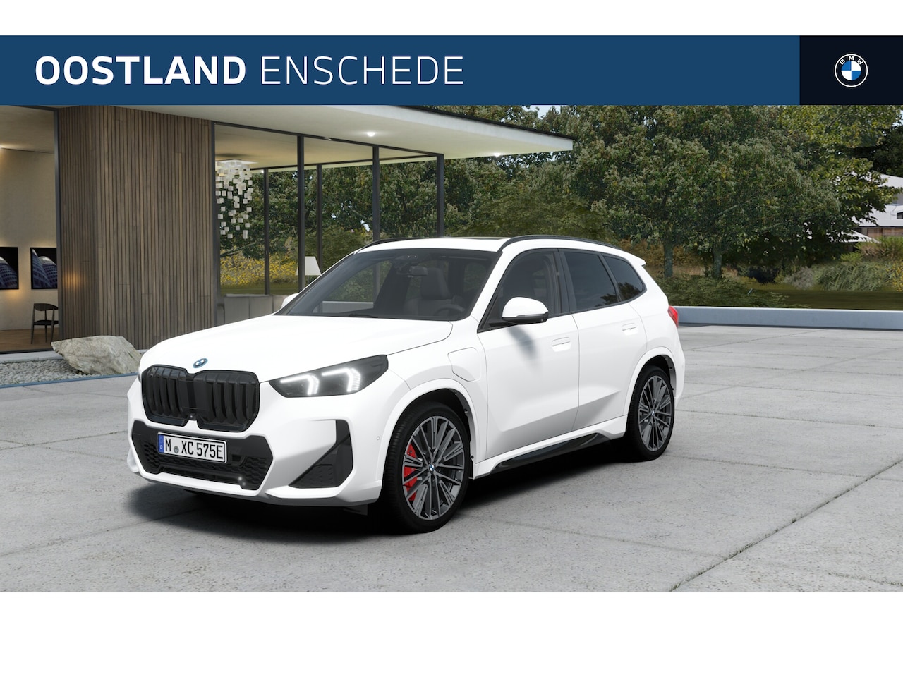 BMW X1 - xDrive25e M Sport Automaat / Panoramadak / Trekhaak / Sportstoelen / Achteruitrijcamera / - AutoWereld.nl