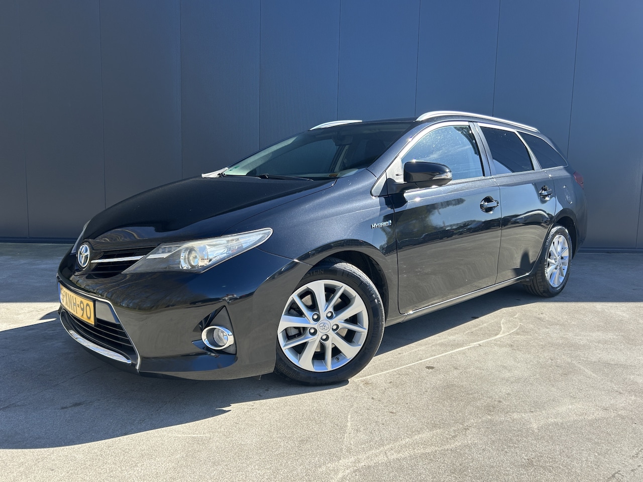 Toyota Auris Touring Sports - 1.8 Hybrid 1e EIGENAAR PANO DAK CAMERA NAVI CRUISE ECC - AutoWereld.nl