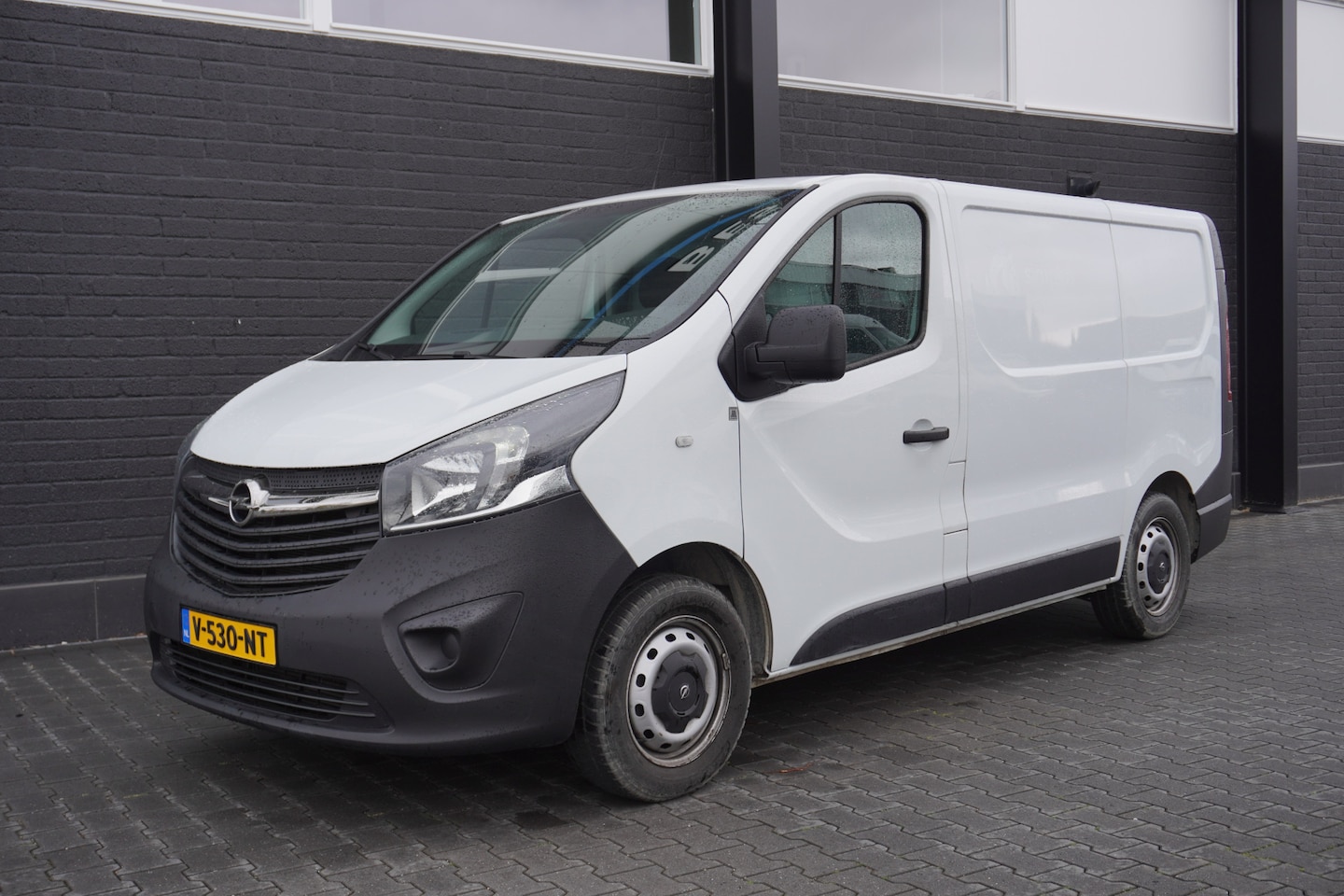 Opel Vivaro - 1.6 CDTI EURO 6 - Airco - Navi - Cruise - €11.900,- Excl. - AutoWereld.nl