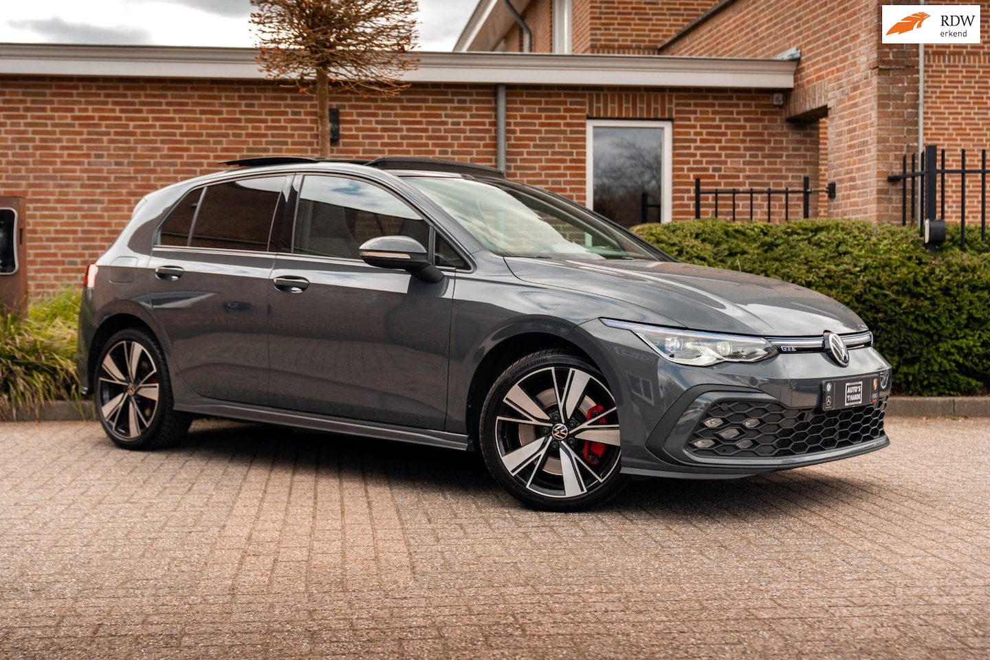 Volkswagen Golf - 1.4 eHybrid GTE Pano ACC IQ-Light Head-Up Stoelverwarming Camera 18'' - AutoWereld.nl