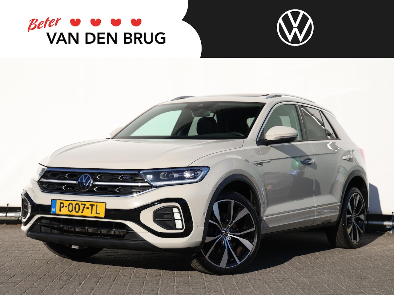Volkswagen T-Roc - 1.5 TSI R-Line 150pk DSG | Panoramadak | Navigatie | 19" velgen | Camera | Keyless | Spieg - AutoWereld.nl