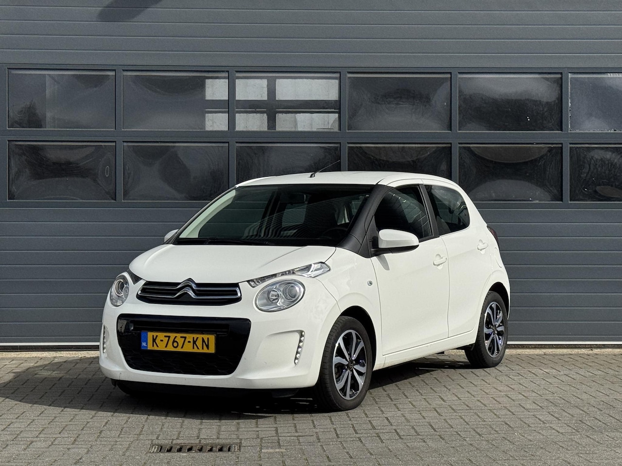Citroën C1 - 1.0 VTI SHINE I 2E PAASDAG OPEN I APPLE CARPLAY I 5-DEURS I LICHT METALEN VELGEN I P-CAMER - AutoWereld.nl