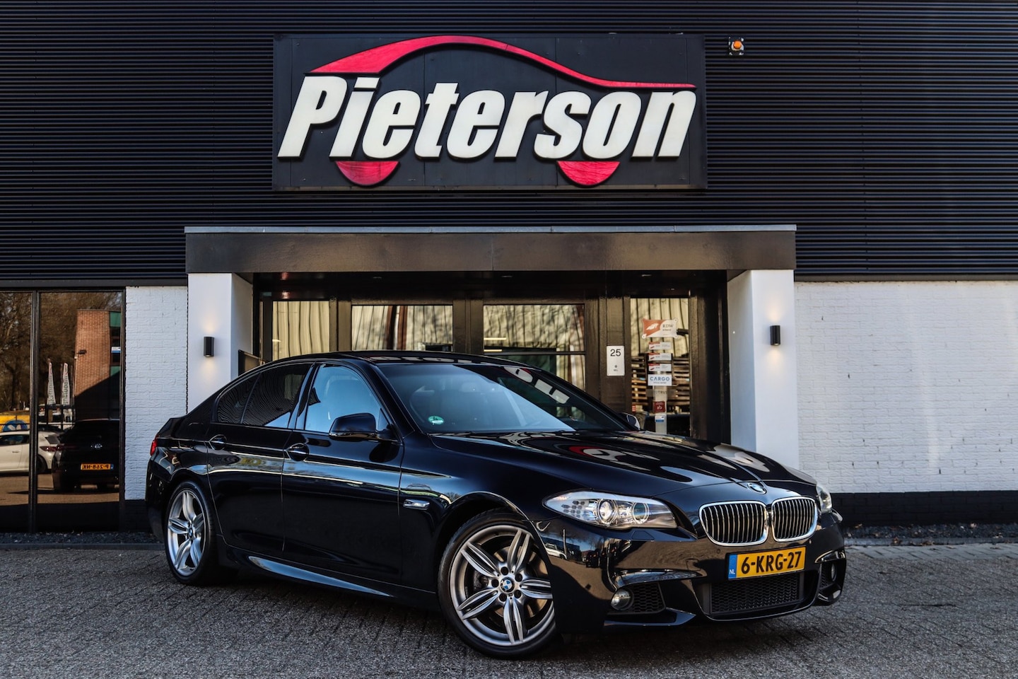BMW 5-serie - 520i M-Pakket NAP 6WB LEDER TREKH CAMERA CARPLAY - AutoWereld.nl