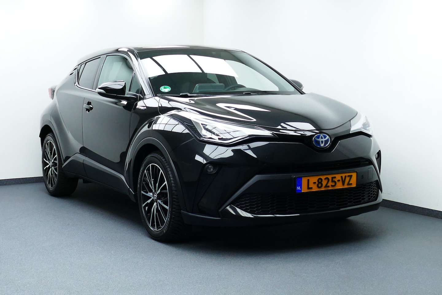 Toyota C-HR - 2.0 Hybrid Executive. Carplay/Android Navi, Camera, Stoel&StuurVerw, 18"LMV - AutoWereld.nl