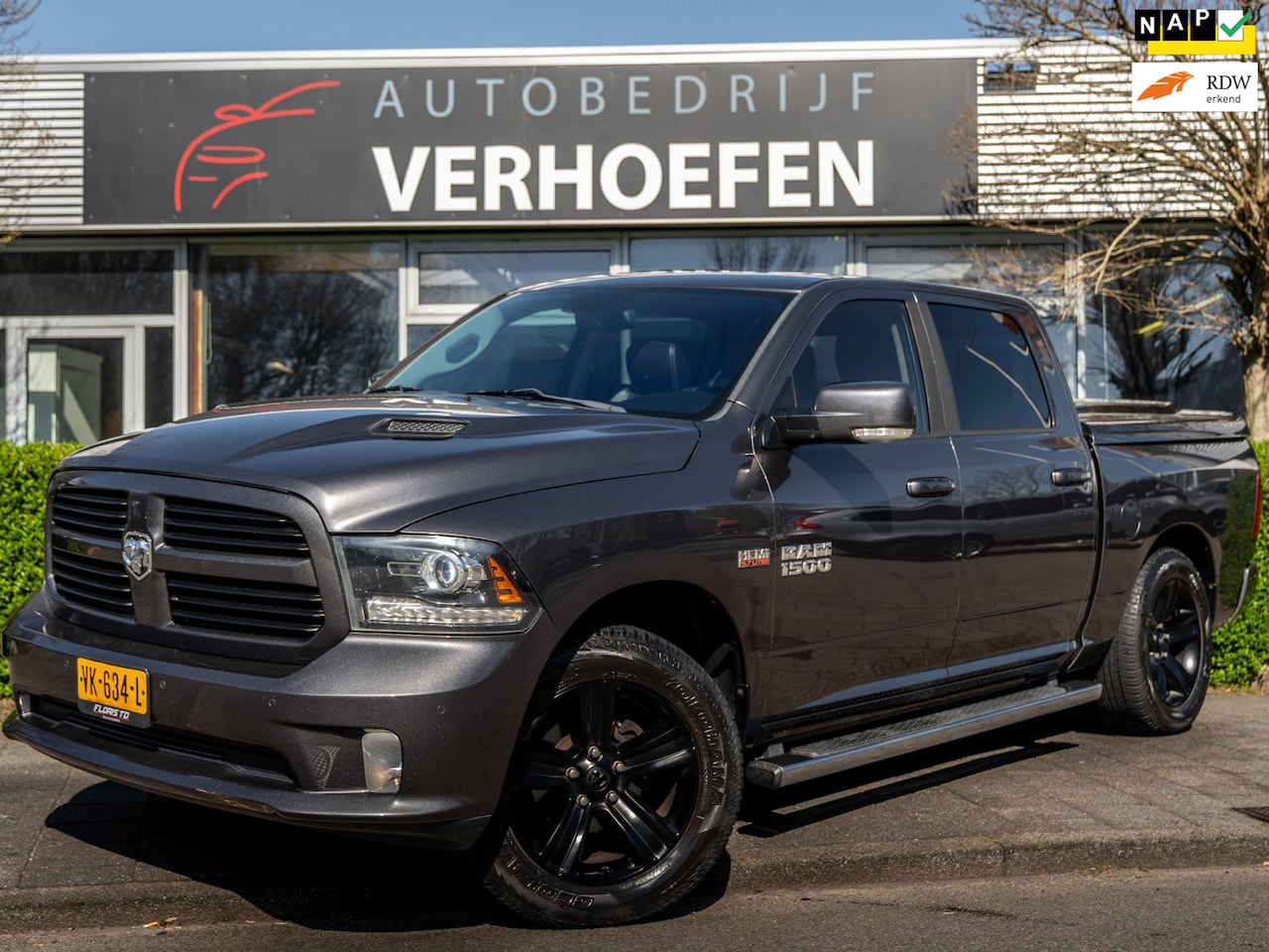 Dodge Ram 1500 - 5.7 V8 Quad Cab 6'4 - PANORAMADAK - STOEL VERW / VERKOEL - STUUR VERW - PARKEERCAMERA - TR - AutoWereld.nl